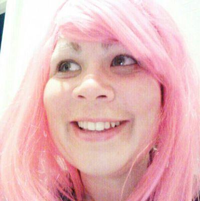 debbielomas74's profile picture. needs teaching how to use this strange world of twittering!!