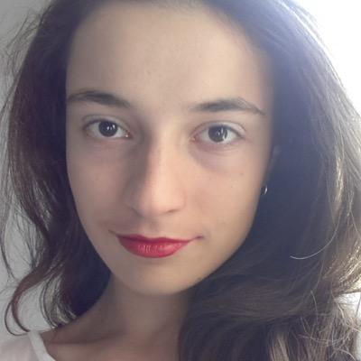 Salut à tous. Je suis bloggeuse beauté. N'hesitez pas à allez faire un tour. C'est Happy and Beauty sur http://t.co/FaJ37XCsah. À bientôt !