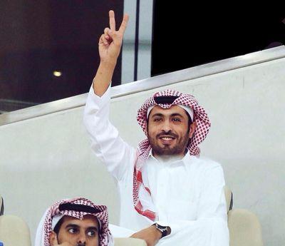 #إذا لعب الهلال فخبروني فإن الفن منبعه الهلال ، آمتعُ نآظري بهلال مجد / فمن قمصانه خلق الكمآل ( والكمآل لله ). ♥هلالي صميم♥