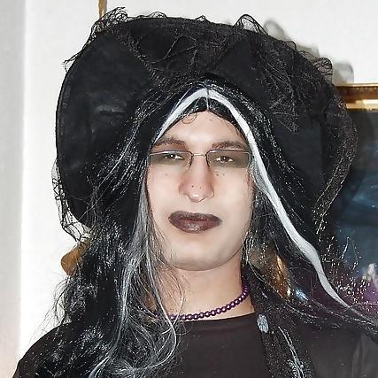 Mixed-race #Aspergian Trans* witch (Witch Katherine / Witch Kathie). Approved sister of TS Vicki @shemalevicki *** My yahoo: witch.kathie96