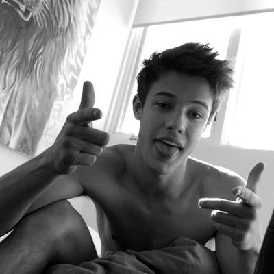 coltonftcameron's profile picture. hi, nice to meet you.. ehh ok bye