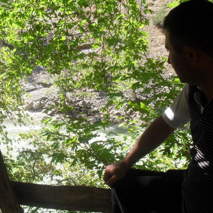 derecik05's profile picture. 