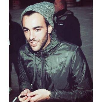 Mi serve un altro giorno per costruire un mondo dov'è facile guardare nella stessa direzione, nei tuoi occhi e ritrovare un po di me. ❤25.01.2015❤