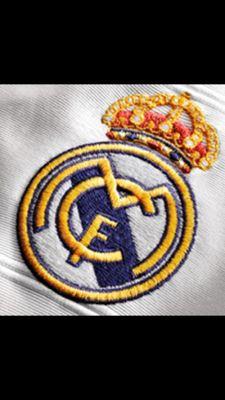De sangre blanca, de corazón redondo y alma madridista. Amo este escudo y amo este estadio. Entrenador de fútbol.