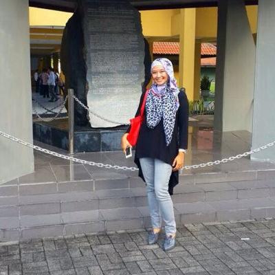 Working mom who loves her family a lot and has big dream to be an enterpreneur