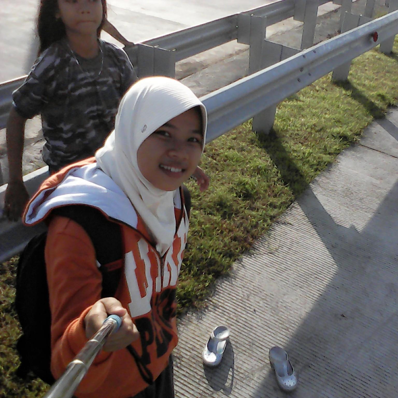 Mencintaimu adalah kebahagiaan bagiku.. {} 
My Mom :*
