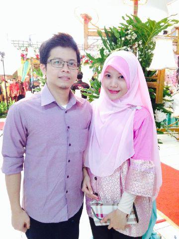 안녕하십니까!  I'm α daughter, α wife, α mom to be, a teacher & I ♥ my life! Always be (+) , smua sdh trtulis di lauhul mahfuz