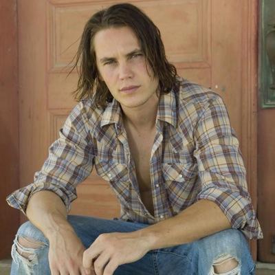 Da name's Remy LeBeau. Some call me Gambit. Go 'head an' fo'get da first'n. #Engaged to d'theif dat stole my heart. @UntameableOkie #RP