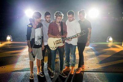 1D_Tessa_'s profile picture. #Directioner #5SOSfam #mixer         saw  5Sos and 1D at 07.02.2014 *-*