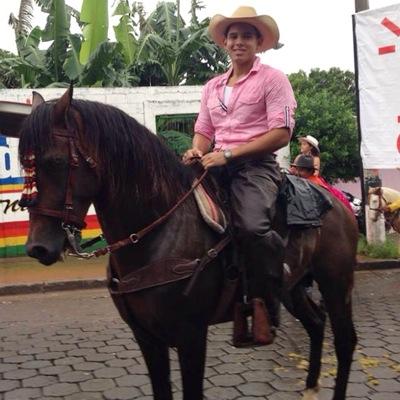 richie_suarez95's profile picture. 