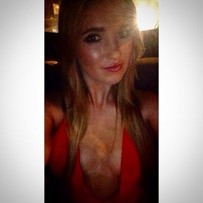vickster123x's profile picture.