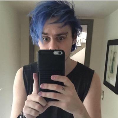 Hi! This is a FREE FOLLOW from @cloudfivesos ! If you would please go and follow them you do not have to follow this page. FOLLOW @cloudfivesos @cloudfivesos