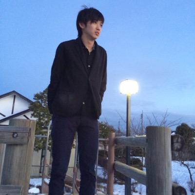 I'm a japanese student! I can speak a bit of English.Please follow me:)