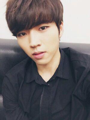 080291 -- merely a fake account of Nam Woo Hyun. Follow the real one; @wowwh. kimxsaeron.