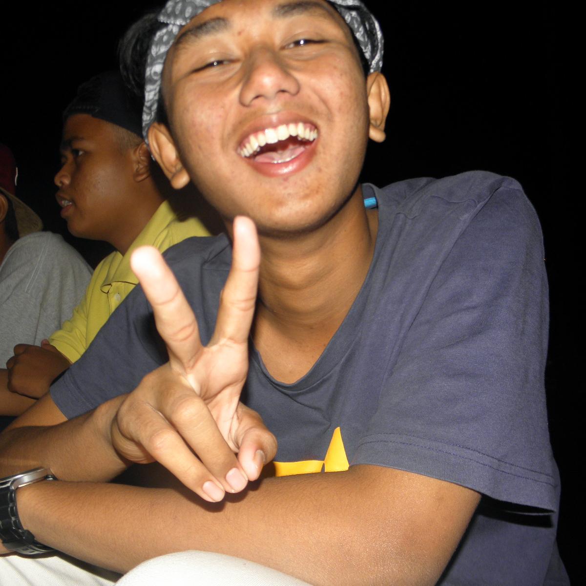 bocah biasa yang ga bisa apa apa  :)