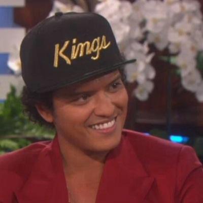'Cause Bruno's voice it's my favourite sound ~It's better if you don't understand~