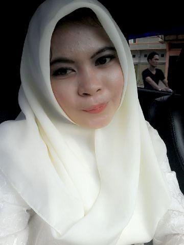 Hay twitties, IM BACK ! this the newst of @winny_galian so dont be shock and lets FOLBACK ME :)) thankyou so fckin damn