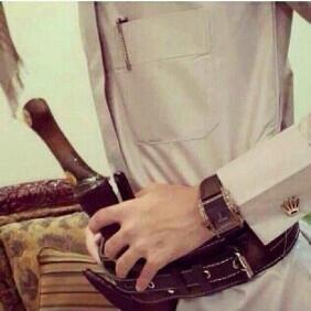 خريج جامعة الملك خالد .. موضف في شركة موبايلي .