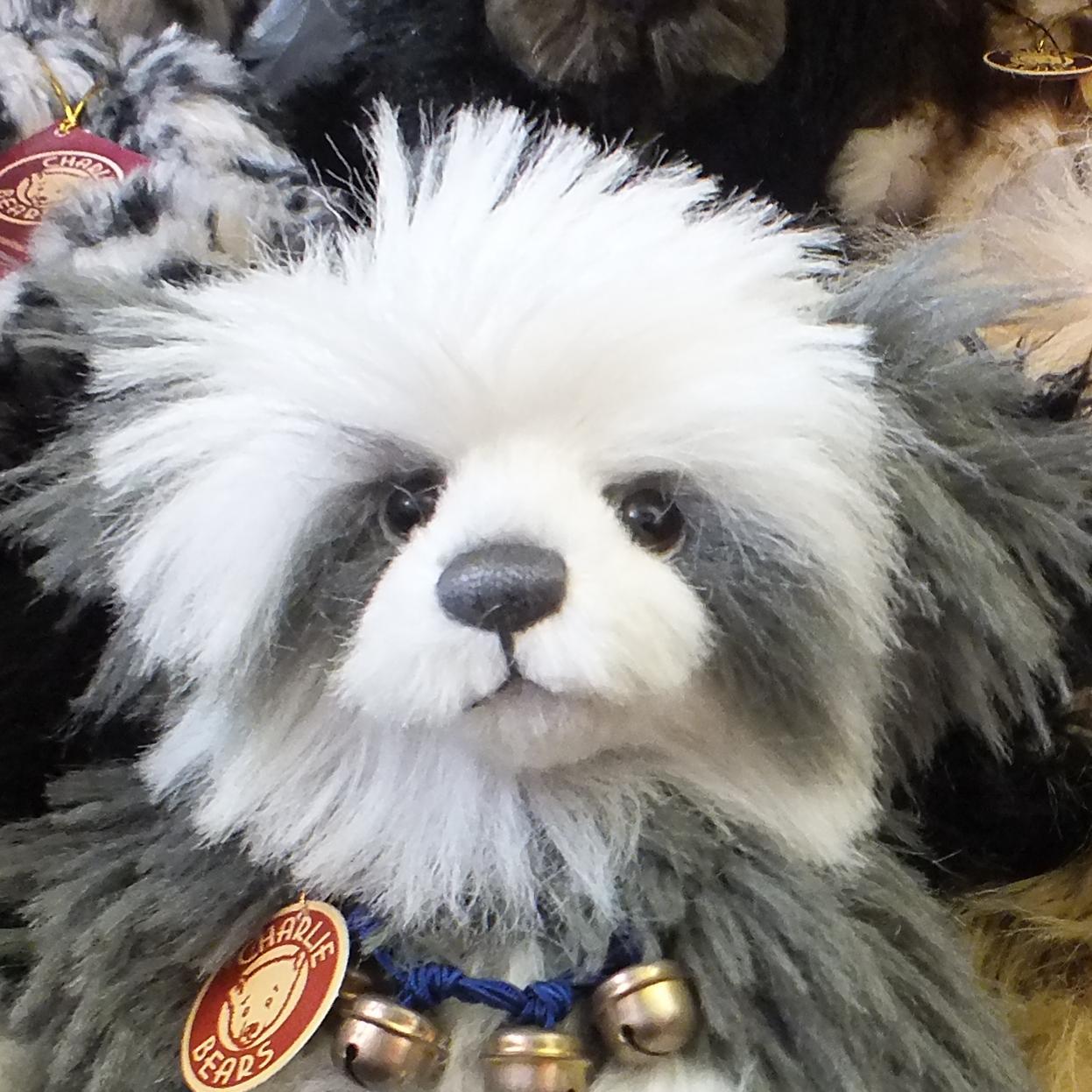 Bear retailer online or showroom, Personal service and Collectors Club