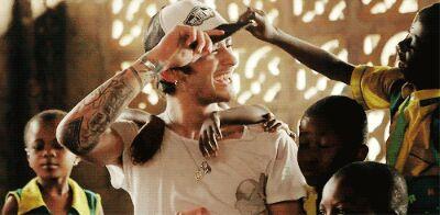 lucia7373's profile picture. “Solo chi ha un idolo può capire quanto sia importante vedere il suo sorriso e sentire la sua voce.“