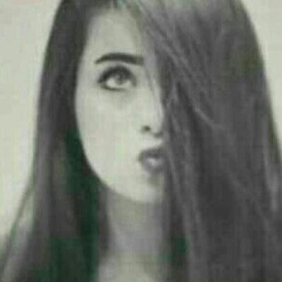 غـلآک ذٱبحني و ٱنـٱ هآآيمّ فـيـک
  خذيتْ قـلبي و ٱنتَ جيتٌ بمحلهہَ 
وٱنَ ڳنتّ تغلينيٌ مَثل مٱنيٌ ٱغليڳ
عـزَ اللہّ ٱنـيٌ مـٱلک ٱلـكوّن كـلهہَ