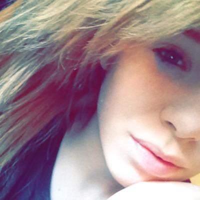Cassie ✌️ add me on snapchat;cassieejade95✌️follow me and I'll follow back✌️