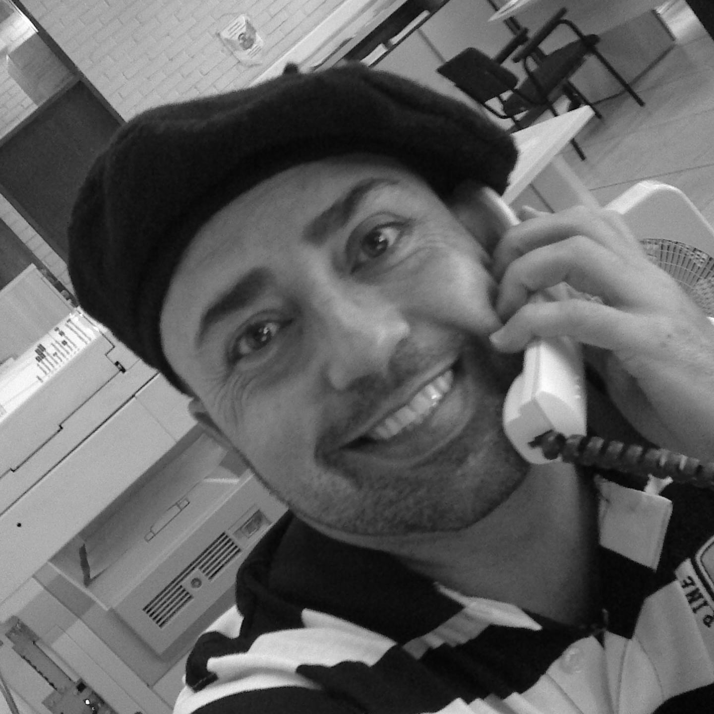Produtor, realizador, divulgador, comunicólogo e estrategista, viva a vida, mas sem excessos.