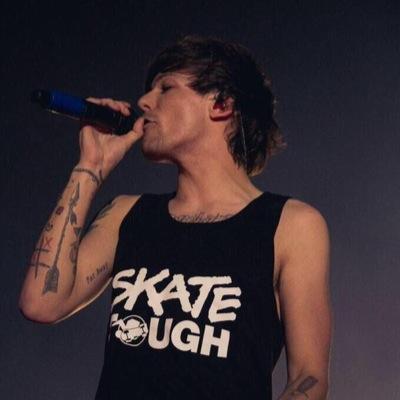 Heres a free follow!!!! Just follow @louisxtomo17 and ask for a follow backThanks xx
