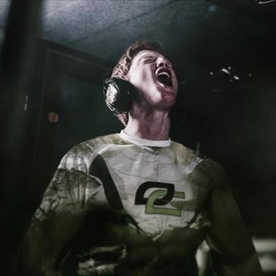 i love the green wall favirout is scump but all the other guys are awesome im a copetitive gamer to im a slayer my dream is to play with OpTic