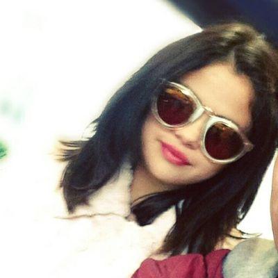 i love sel a lil to much