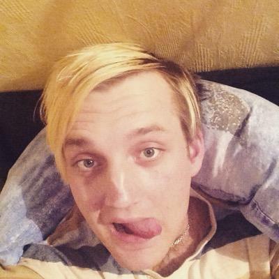 AIvarsen's profile picture. gutt 23 år:) servitør og bartender. bowling, gocart tur