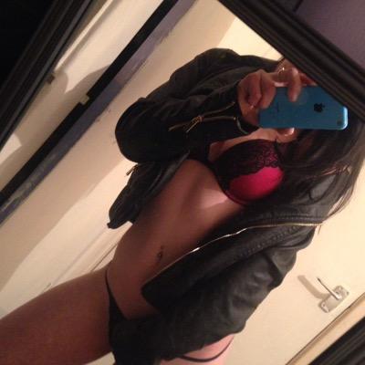 Hi my names Layla I'm 25 from Essex. I'm a single girl who's always horny. I want to meet new people and have some fun
