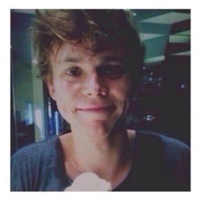 freefollow13648's profile picture. IT WOULD MEAN ALOT IF YOU WOULD TAG THE BOYS IN THE TWEET IN MY BIO THANKS SO MUCH