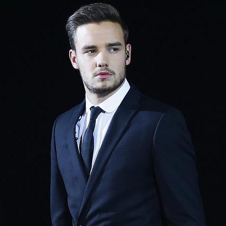 One Direction fucked my life ! #ImGayItsPrettyUnfortunate Follow: @CarollAdamovich @VihAdamovich