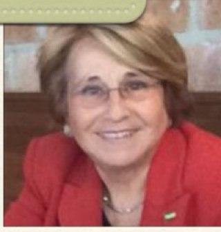 Andalucista, ciudadana del mundo. Nada de lo humano me es ajeno. Me interesan el arte, la musica, la lectura. Me gusta la vida. Lucho por la igualdad.