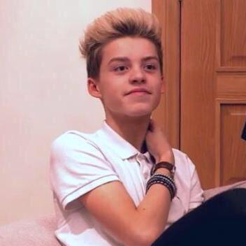 dm us confessions about stereo kicks accounts and/or the boys !