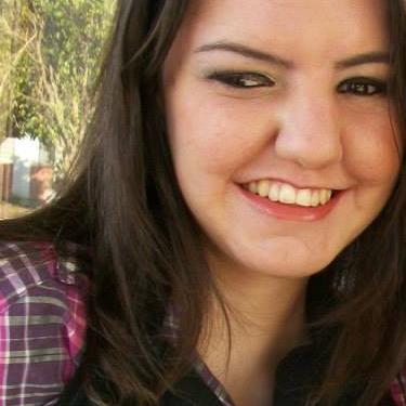 Ainda bem que sempre existe outro dia. E outros sonhos. E outros risos. E outras pessoas. E outras coisas...

Clarice Lispector