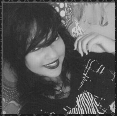 - D e u s  A c i m a  D e  T u d o ♡
                    \( '-' )/