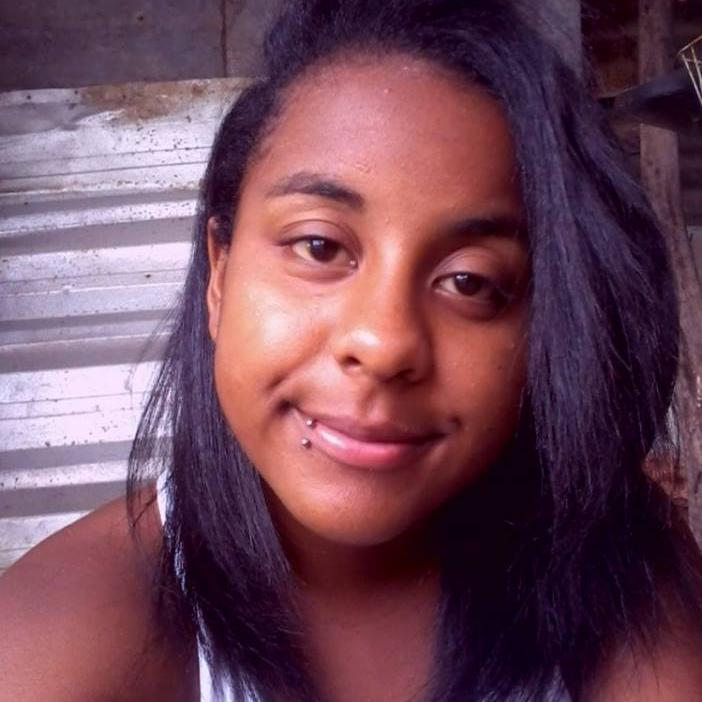 toda menina tem maquiagem na bolsa primeiramente eu nem tenho bolsa ;)