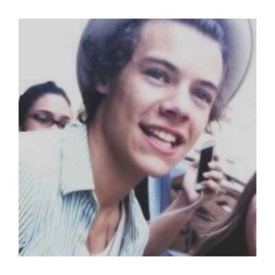hiiii! @stylesadicted gave you a free follow so please follow her back an rt this link http://t.co/HHBJubt3ne! thanks and ily