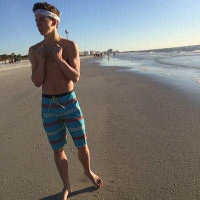 im traveling america?.. follow me and @rvproj3ct to enjoy the awesome journey taylorcaniffpromo@gmail.com
