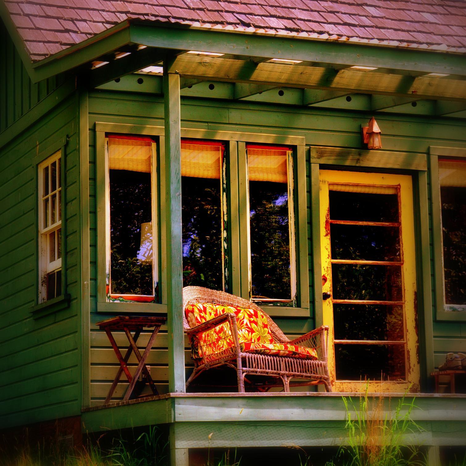Bringing you photos and more from Whidbey, the enchanted isle. A beautiful destination for adventure, play, healing, relaxation, the arts, and so much more!