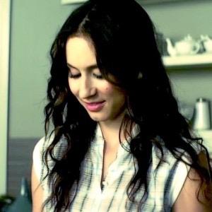 I wanna swing, from the chandelier, from the chandelier. [{The Hunger Games RP.}]