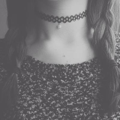 shutupiambroken's profile picture. i'm not sure who i am