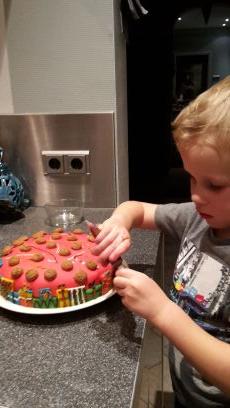 marleenvdwel's profile picture. 30 -Getrouwd - moeder van twee - werkzaam bij Keurslager Piet vd Berg - afrondende fase HBO HRM - Enthousiast, doorzettingsvermogen, positief