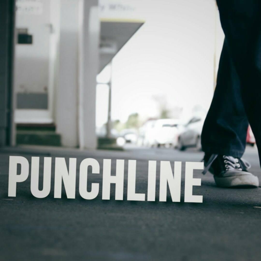 Une punchline désigne, dans plusieurs domaines artistiques de la francophonie, une phrase forte ou choc d'où l'expression Punch en anglais.