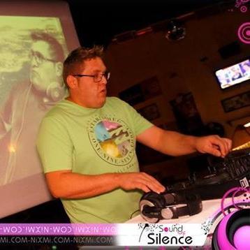 samartinruben's profile picture. Actualmente reside en Espectro Music & Hoom electronic club. Colabora en Music Is Life Radioshow. Es residente de Loca FM león junto a Djs y amigos de la zona.