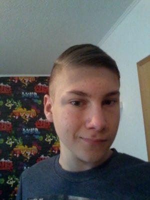 b97068fd88fc422's profile picture. 