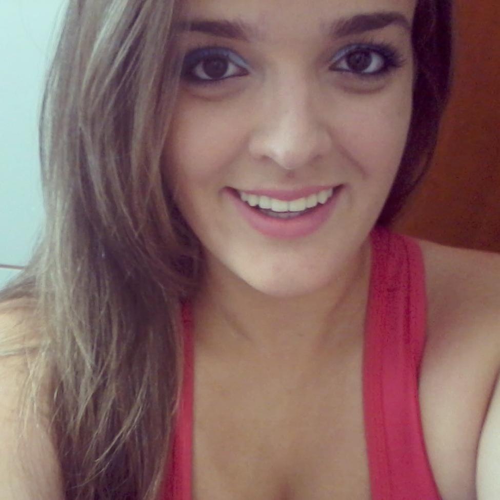 Ignore. Muita gente não sabe ser feliz, e quer que você também não seja