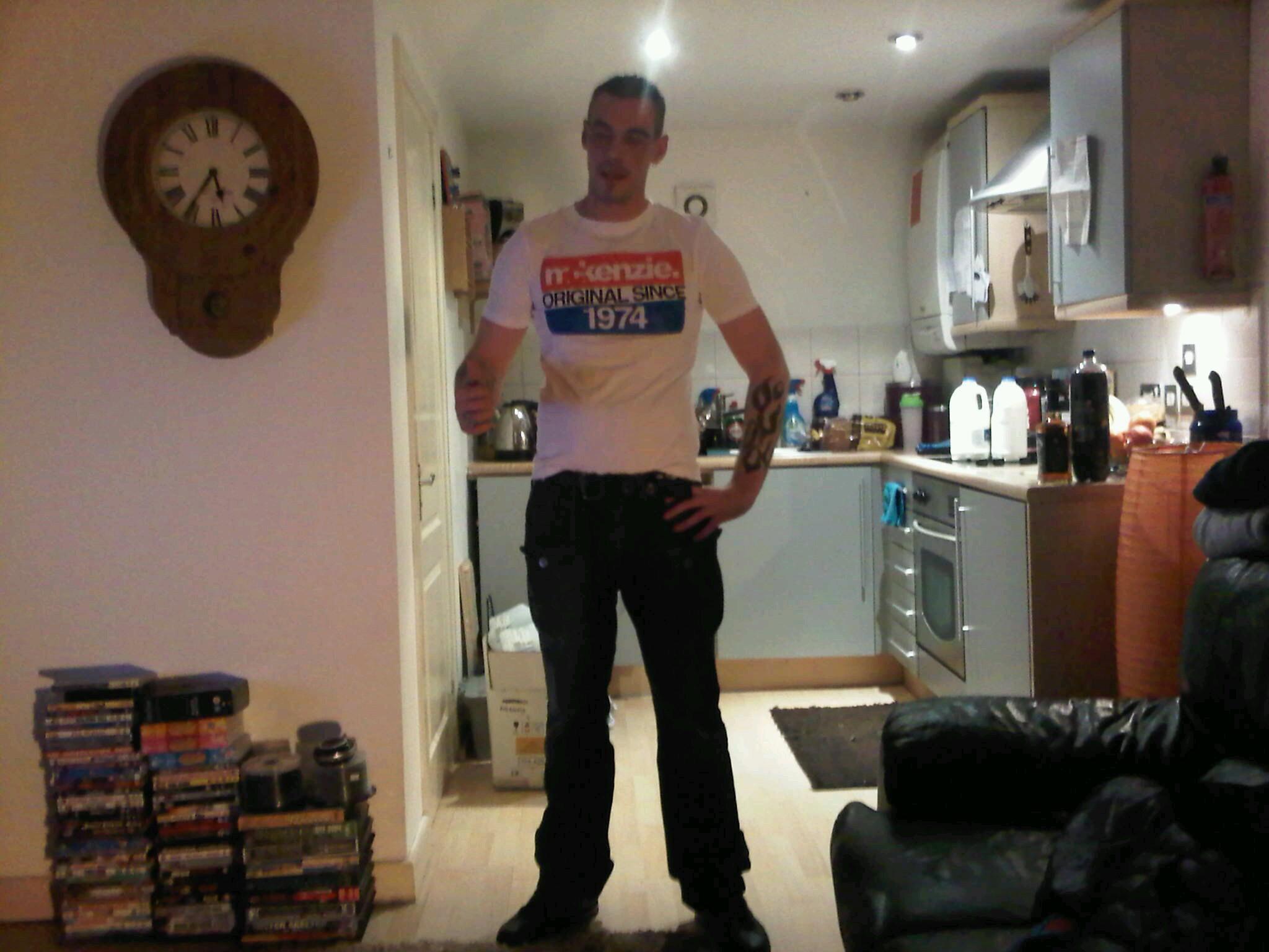 online gamer/doorman/old skool follow me follow uk garage lab 4 hardhouse techno happy hardcore tec trance bikes and cars air gun hunter lamping hft wild campin